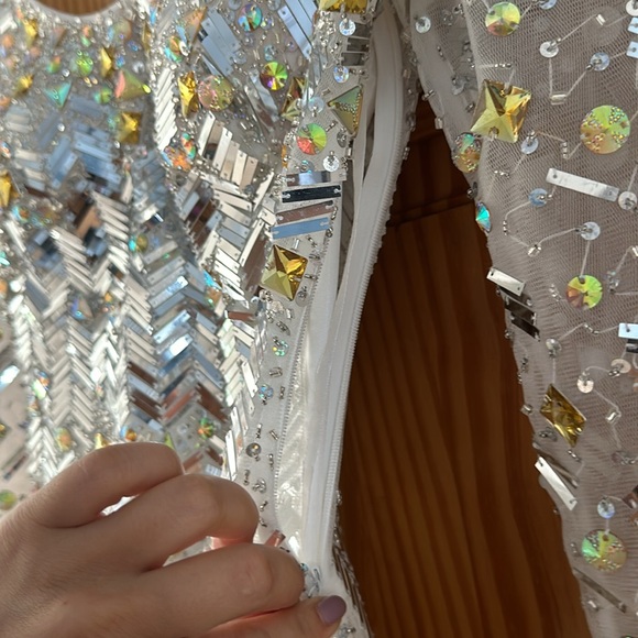 Sparkly long sleeve mini dress with round neckline - size 1/2 - white/sparkles - Picture 8 of 9